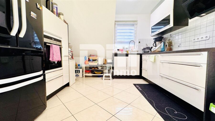 Modernisiertes 1 bis 2 Familienhaus mit DG-Ausbau BJ 02/03 und Panoramablick am Rüsteberg - WE1 DG Küche offen mit EBK